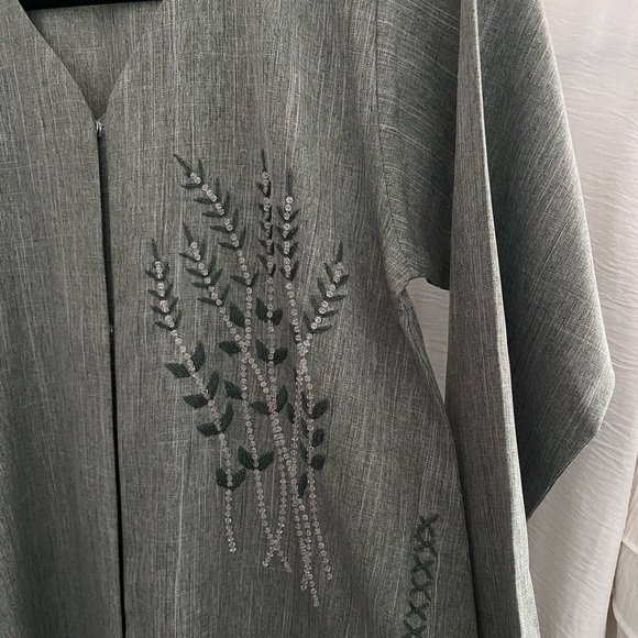 Sage green linen abaya from Dubai - Picture 6 of 6